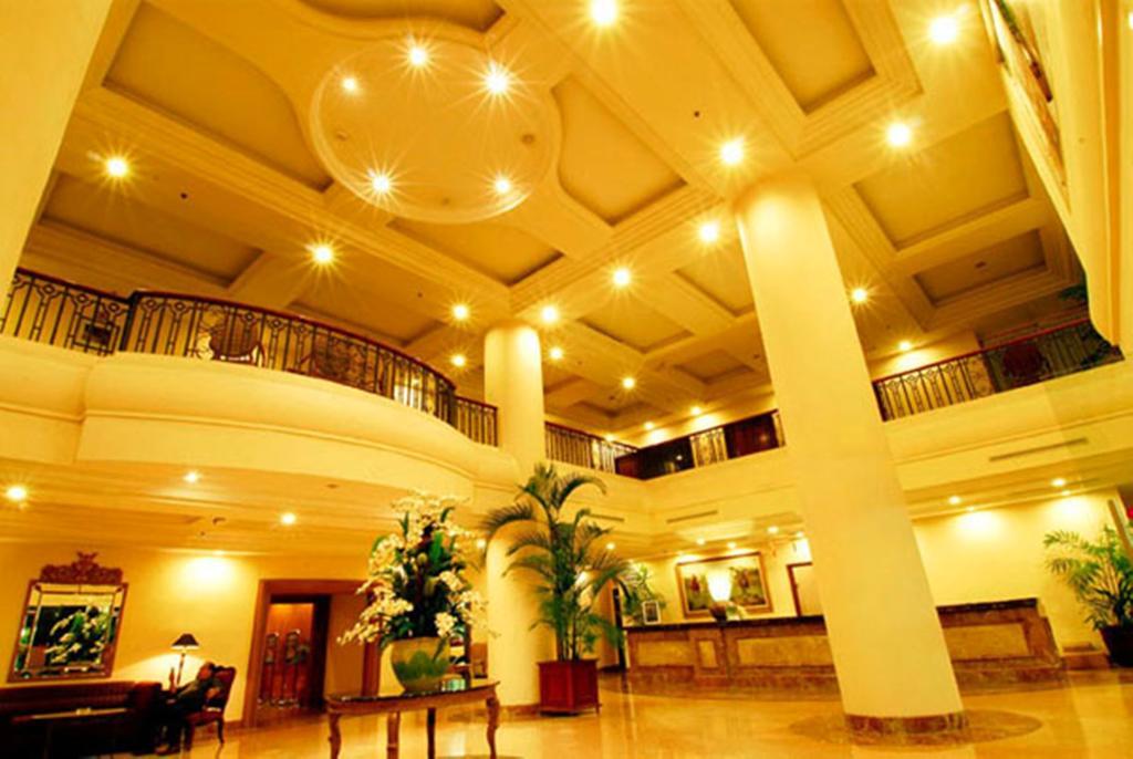 Hotel Gran Puri Manado Exterior foto